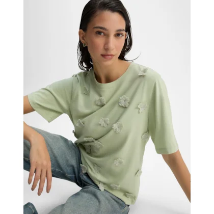 T-Shirt Flor Bordada Relevo