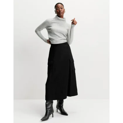 Saia Evasê Utilitária Preto