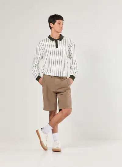 bermuda em sarja lisa