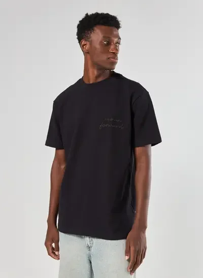 camiseta comfort preta atoalhada bordado