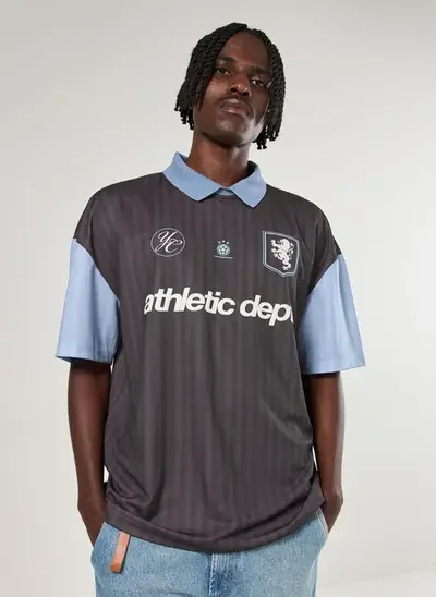 camiseta oversized polo esportiva cinza e azul