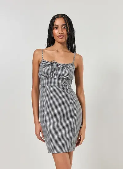 vestido curto quadriculado vichy