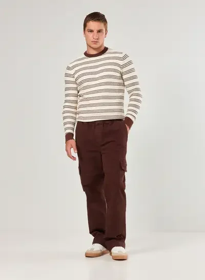 calça cargo reta em sarja preta