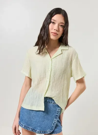 camisa manga curta com textura