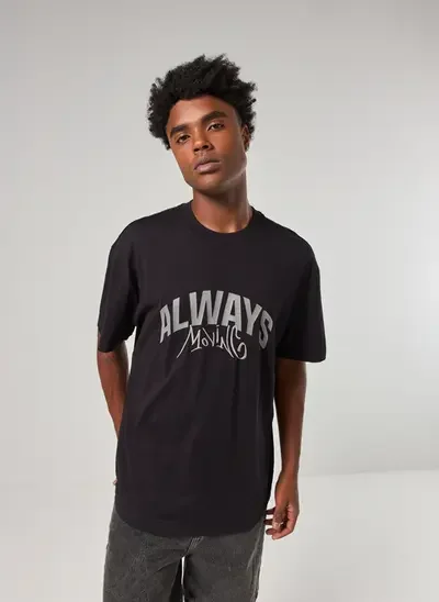 camiseta preta box always moving