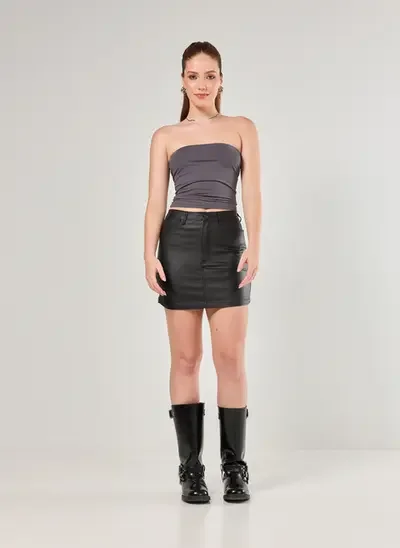 saia sarja com aspecto de couro