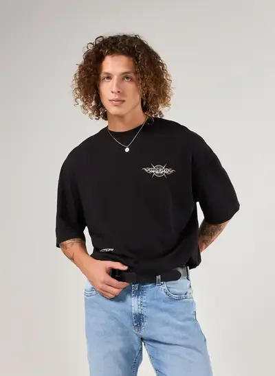 camiseta oversized preta racing