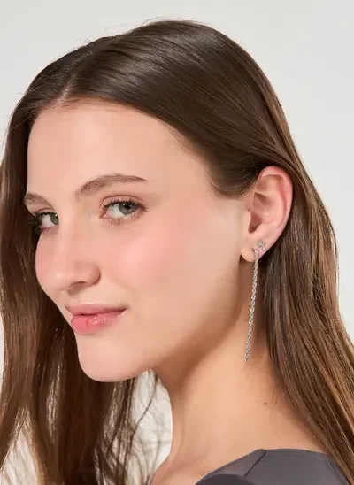 conjunto 5 brincos prateados alongados