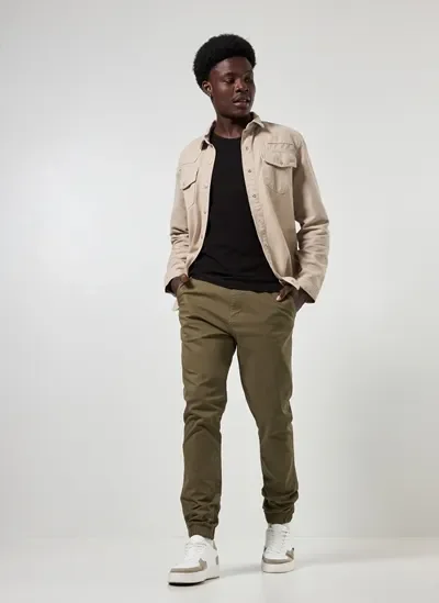 calça chino jogger verde militar